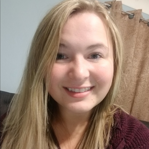 Meet your Posher, Lydia - Picture 1 of 1